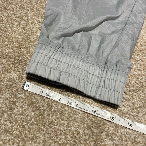 Nike Girls Light Grey Cargo Track Jogger Pants In Size Youth XL - Picture 10 of 15